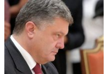 Президент до Дня ракетних військ та артилерії нагородив 102 учасників АТО