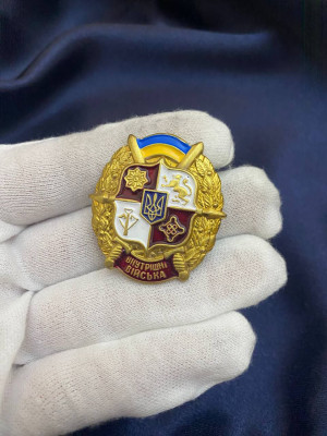 Нагрудний знак "ВВ МВСУ" 40*37*2 мм (00137)