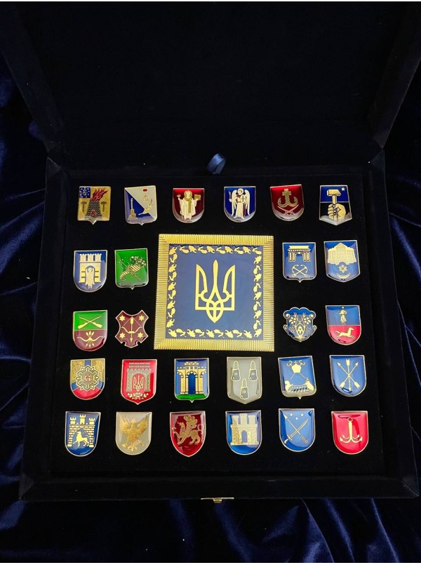Комплект значків "Герби" 23х27х1,2 мм (16250)