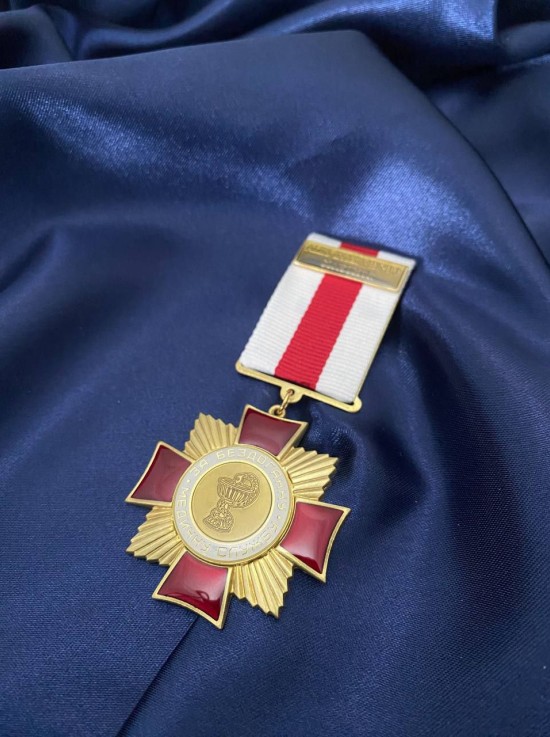 Медаль "За бездоганну медичну службу" 46,5х45х3,0 мм  (17296)