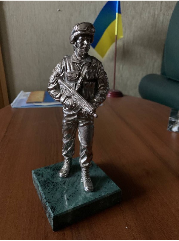 Скульптура "Боєць НГУ" 195 х 75 мм (21677)