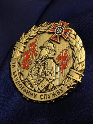 Нагрудний знак "За бездоганну службу" 50х50х3 мм (33746)