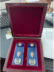 Погони сувенірні Карний розшук у дерев'яному футлярі(26827)