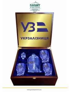 Набір графін з бокалами під  віскі в дерев'яному футлярі УЗ (27668)