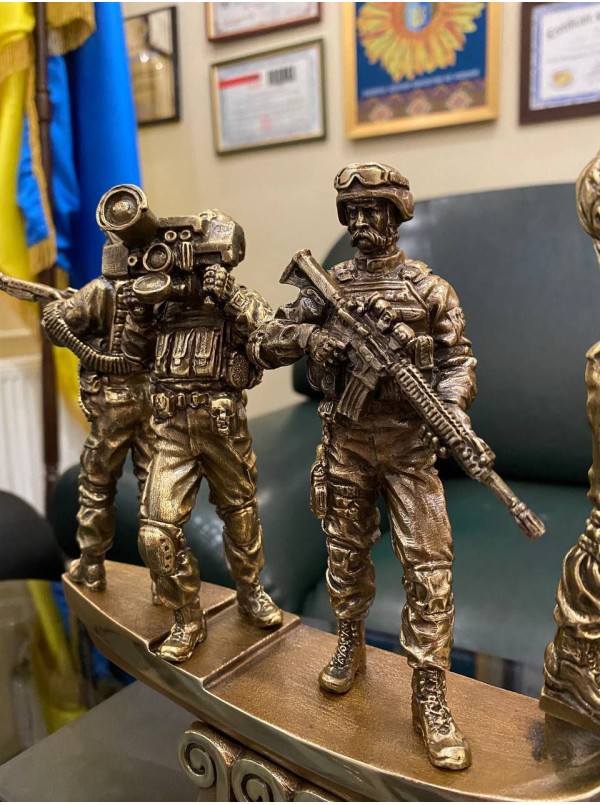 Статуетка "Захисники рідної землі" (37088)