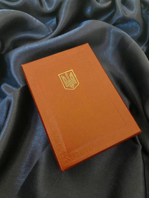 Футляр баладек Бордо с тризубом (екошкіра, картон) 86х120х30 мм (01075)