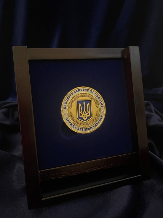 Футляр дерев'яний під монету з ложементом 50 мм_130х105мм (40123)