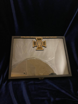 Футляр дерев'яний зі склом ДПСУ _330х250х45мм (41120)