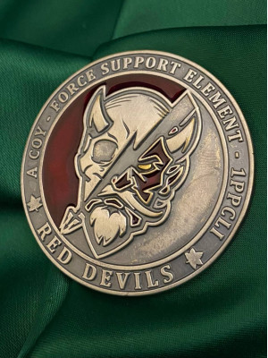 Монета "Red devils. Збройні сили Канади"_50мм (39196)