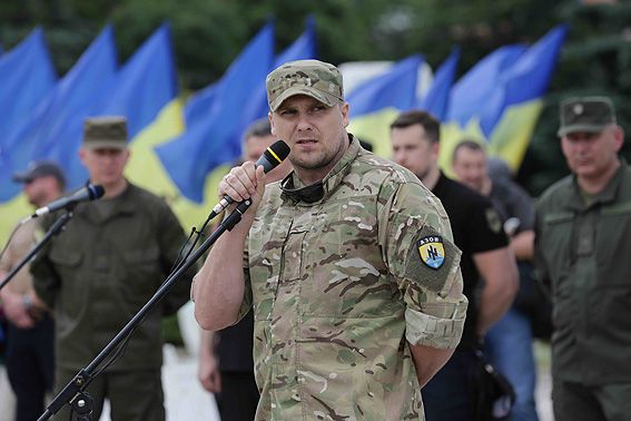 Заместитель командующего Нацгвардии Николай Балан подчеркнул, что ради того, чтобы заводы работали, а люди могли безопасно ходить по улицам, погибли военнослужащие, правоохранители, мирные жители. Заместитель командующего Нацгвардии Николай Балан подчеркнул, что ради того, чтобы заводы работали, а люди могли безопасно ходить по улицам, погибли военнослужащие, правоохранители, мирные жители.